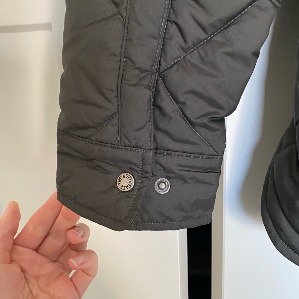 The North Face women’s forest green jacket - Picture 6 of 9